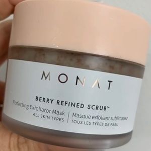 Berry Refined scrub mask